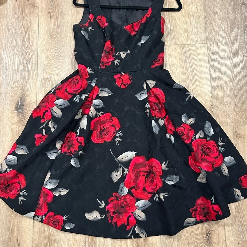 White House Black Market Red and Black Garment - Picture 3 of 5